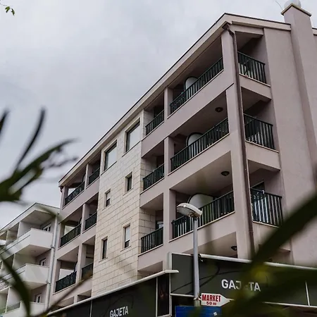 Apartment Lucija *