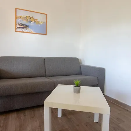 Apartament Lucija *