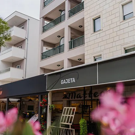 Lucija Apartament Makarska